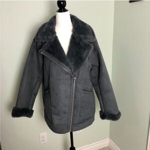 💙 M 💙 NWT Dark Grey Teddy Jacket​